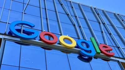 GüncelGoogle'a alternatif uygulama mağazaları için engel kaldırma emri verildiABD Distrik Hakim James Donato, Google'a Android'de rakip uygulama mağazalarını daha kolay kurmayı sağlamak için bir hafta içinde değişiklik yapmayı emretti; şirket aşırı karmaşık arama ve kurulum adımları eklemiş bulunmuş