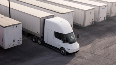 Dünyanın en büyük Tesla Semi filosu kuruluyor
