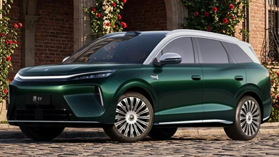 BYD’de dönen ekran dönemi değişiyor: İşte yeni Tang'ın dev ekranlı kokpiti