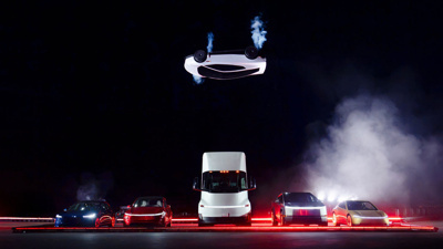 Tesla, uçan Roadster için teslimat garantisi vermiyor