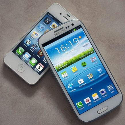 1340266727_iphone-vs-galaxy-s3.jpg
