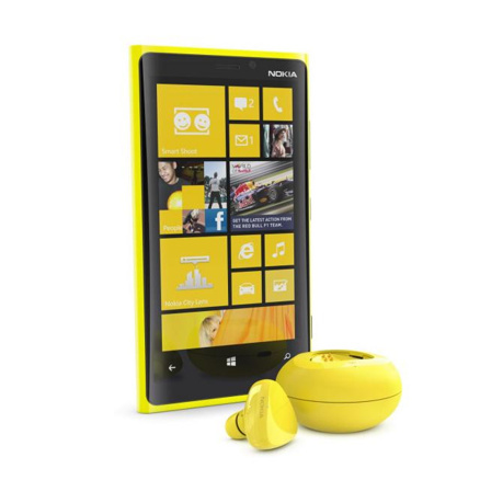 1347018577_1200-nokia-luna-bluetooth-headset-with-wireless-charging-with-nokia-lumia-920.jpg