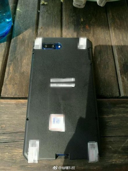 Honor'ın yeni akıllı telefonu sızdırıldı - Resim : 3