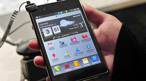 1330417562_mwc-2012-lg-optimus-vu-hands-on.jpg