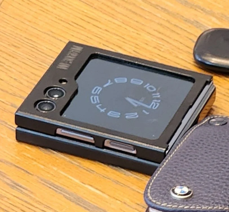 Bu görüntü gerçekten Galaxy Z Flip 5’e ait olabilir mi? - Resim : 1