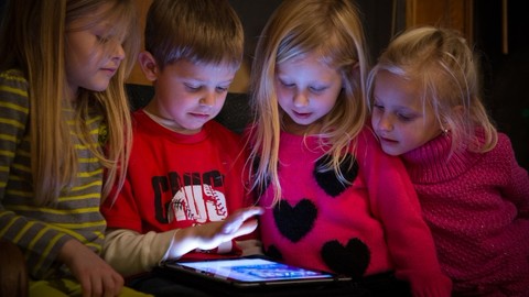 YouTube algoritması ile çocukların psikolojisini bozuyor