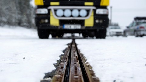Dünyanın ilk elektrikli yolu açıldı!