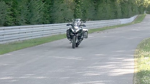 Bu motosikletin sürücüsü yok!