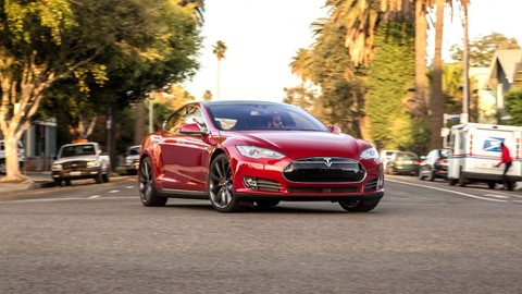 Tesla Model S'i saniyeler içerisinde çaldılar!