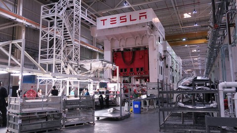Tesla üçüncü çeyrekte kâr açıkladı