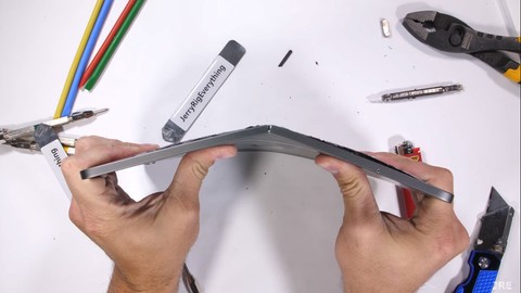 Yeni iPad Pro bükülme testinde çakıldı (Video)