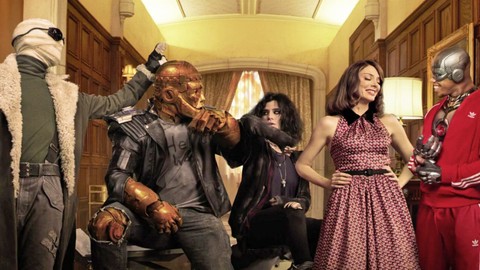 Doom Patrol'dan karakter afişleri geldi!