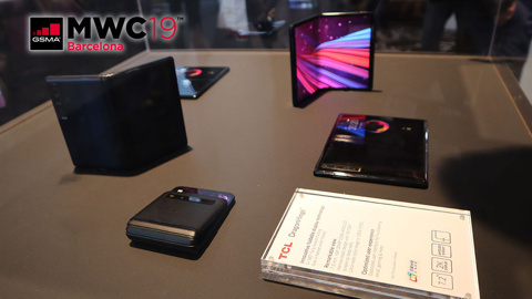 MWC'de TCL katlanabilir telefonlarına baktık! (video)