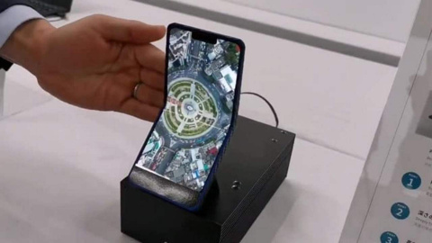 İşte Sharp’ın dikey katlanabilen telefonu!