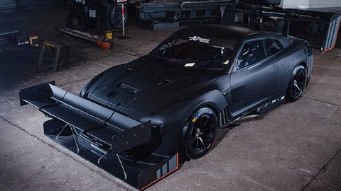 1600 beygirlik Nissan GT-R yarışta