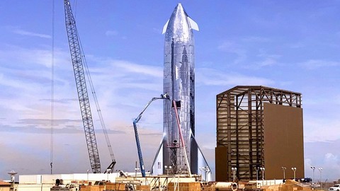 Elon Musk SpaceX Starship uzay gemisini tanıtıyor!