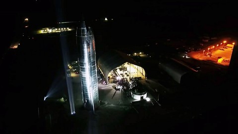 Elon Musk SpaceX Starship uzay gemisini tanıttı!