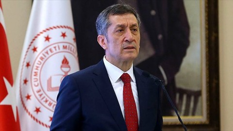 Öğrencilere müjde! Sınavlar ertelendi!