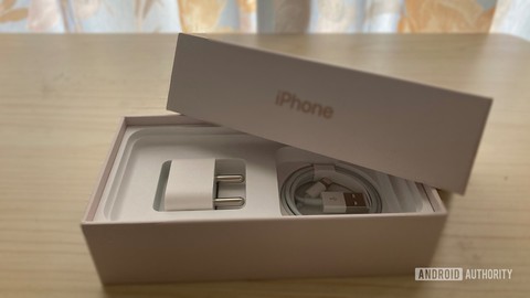 iPhone 12 için yeni şarj aleti almanıza gerek yok!