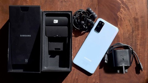 Samsung kutu içeriğinde Apple'ın yolundan gidebilir!