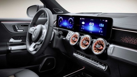 Mercedes-Benz'in yeni elektrikli crossover'ı EQB tanıtıldı!
