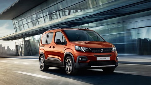 Stoklar elde kalınca Peugeot gemileri yaktı, faizsiz krediye ek liste fiyatından dev indirim