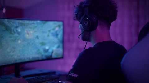 CASPER EXCALIBUR yeni reklam filmiyle ilgi toplayacak