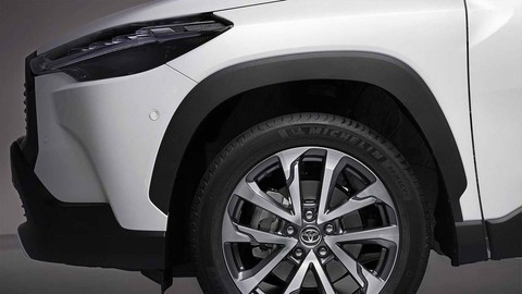 Yakmayan adeta koklayan Toyota Corolla Sedan Hybrid fiyatıyla da meydan okuyor