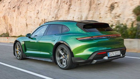 Porsche Taycan Cross Turismo, destansı dünya rekorunu kırdı!