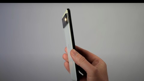 Android 13'ün yeni gelecek özelliği sayesinde fenerinizi kontrol edebilirsiniz!