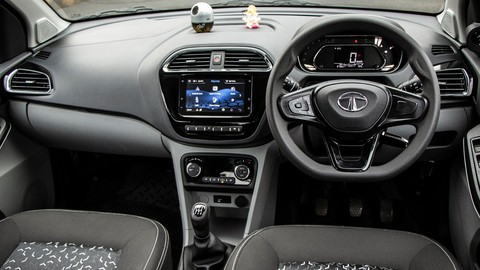 130 bin TL’lik Tata Tiago için geri sayım başladı! İnsanlar şimdiden sıraya girdi!