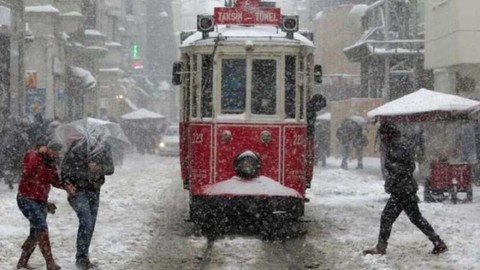 İstanbul Valisi Ali Yerlikaya, alınan kar tedbirlerini açıkladı! Okullar tatil mi?