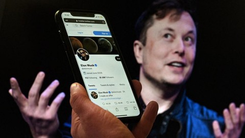 Elon Musk, Twitter'ın peşini bırakmıyor!