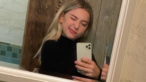 Steve Jobs'un kızı, iPhone 14 ile dalga geçti!