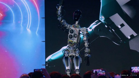 Elon Musk, Tesla'nın insansı robotu Optimus'un videosunu paylaştı!