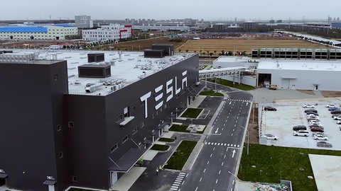 Tesla’nın kurucusu, Elon Musk’ın fikirlerini pek beğenmiyor gibi görünüyor!