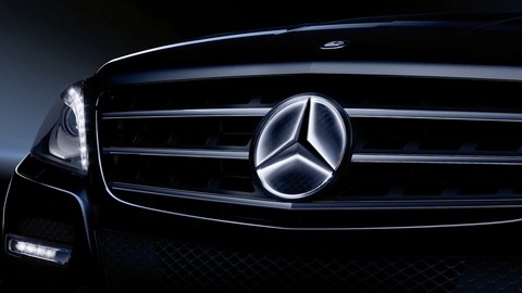 Mercedes-Benz'in logosu ne anlama geliyor? İşte üçgen yıldızın anlamı!