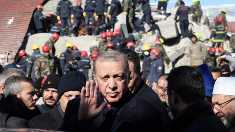 Üniversiteler yaza kadar uzaktan eğitim!