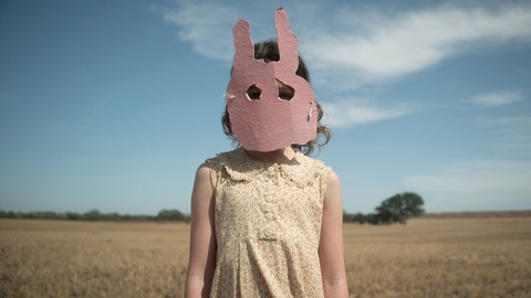 “Run Rabbit Run” Netflix Filmi: Şimdiye kadar bildiğimiz her şey