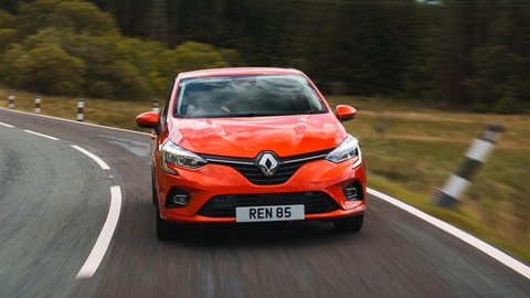 Renault Clio için bayide sıra var! Bu fiyata araba kalmadı!