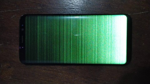 Samsung’un eski telefonları yeşil ekran sorunlarıyla boğuşuyor