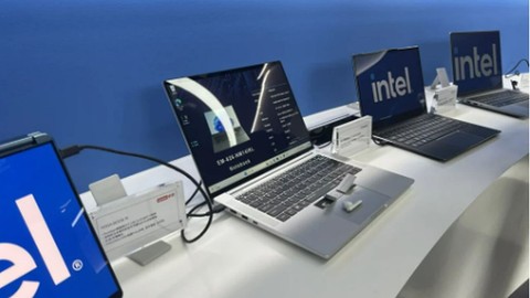 Yeni üretilen bir bilgisayarda, kablosuz kulaklıklar touchpad’de saklanıyor!