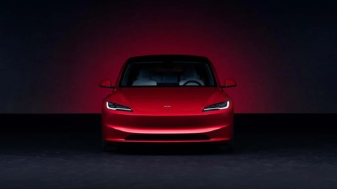 Tesla, azalan teslimatların ardından Model 3 ve Y fiyatlarını düşürdü