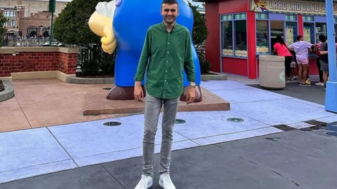 CZN Burak hastaneye kaldırıldı!