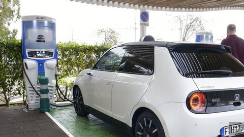Honda Tesla'ya boyun eğdi! "Size katılıyoruz!"