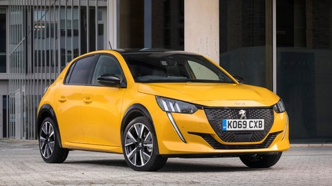 Peugeot hodri meydan dedi! 208 fiyatları dibi gördü!