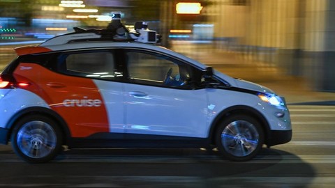 GM, yaya çarpışmasının ardından yaklaşık 1000 Cruise robo taksisini geri çağırıyor