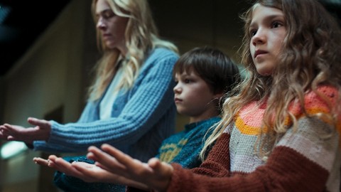 Netflix'te Bodies'den sonra izlenecek 4 karanlık gizem dizisi