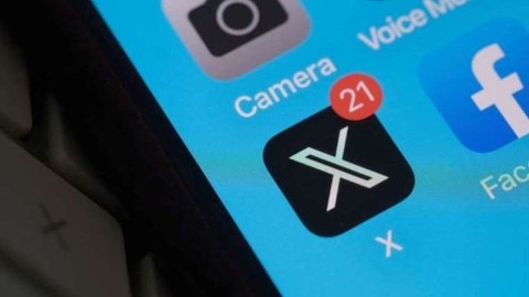 X yeni yapay zeka destekli sohbet botu Grok’u tanıttı