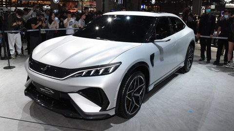 Model Y rakibi BYD Song L stokları 72 saatte tükendi!
